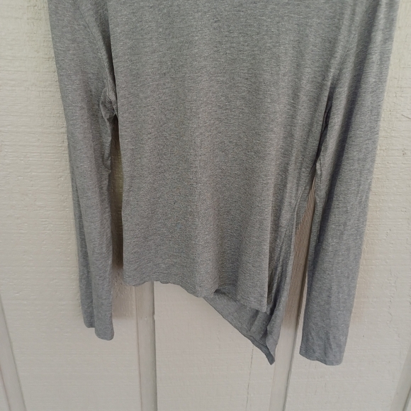 Theory Draped Long Sleeve Tee Size M Women Minimalist Pima Cotton Asymmetrical - Picture 6 of 11